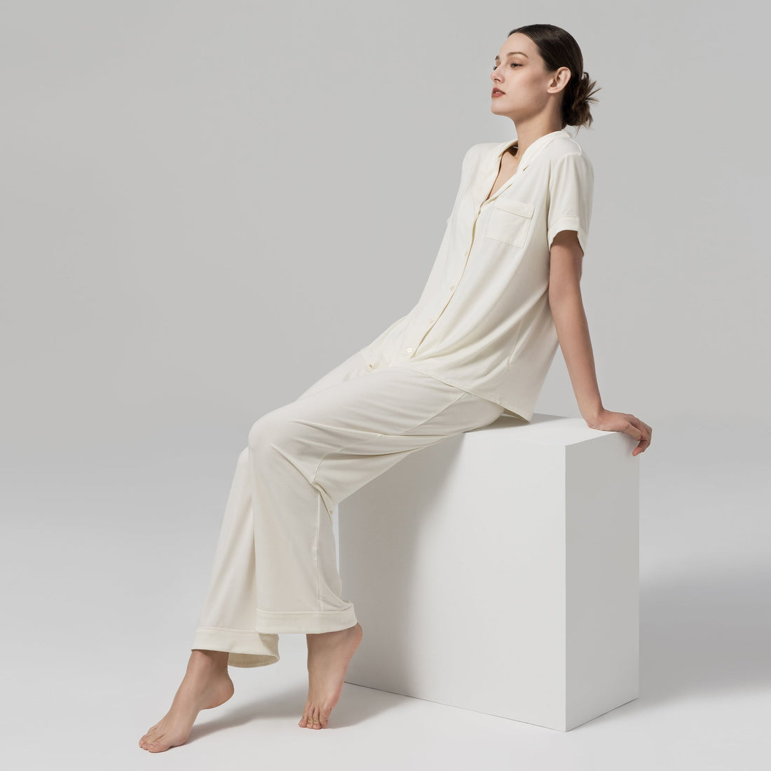 Redefining Nighttime Comfort with Dream Valley®’s Cooling Pajama Set