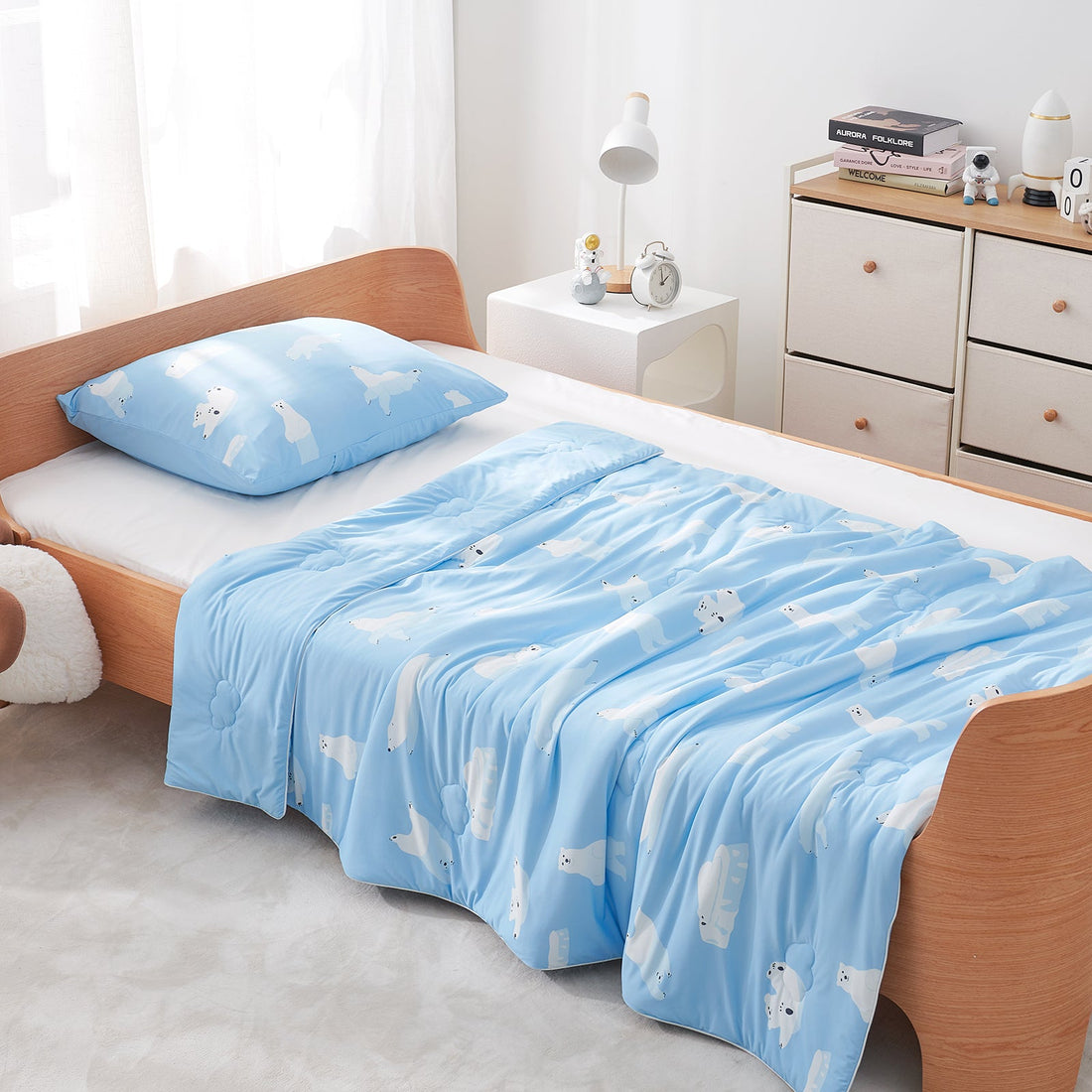 Experience the 48% Sweat Reduction with the Dream Valley® Outlast® Kids Cooling Comforter