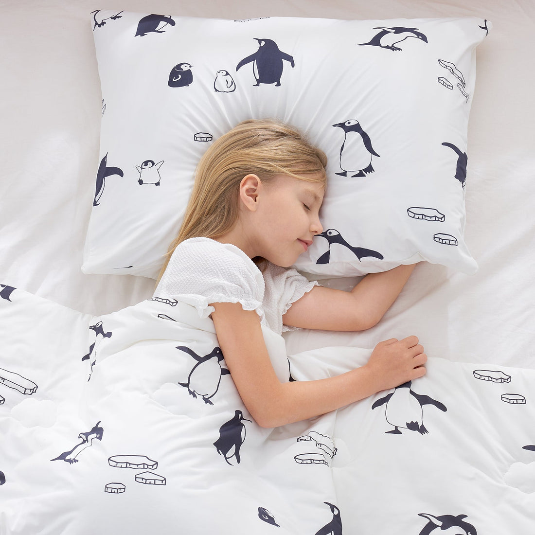 Comfort Redefined: Experience Premium Quality with Dream Valley® Outlast® Kids Cooling Comforter
