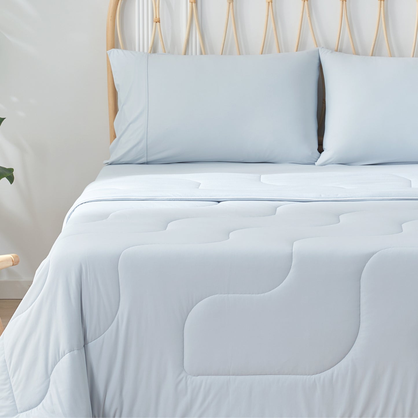 Sorona® Natural Fiber Ultra Breathable Cooling Comforter-Cool Blue