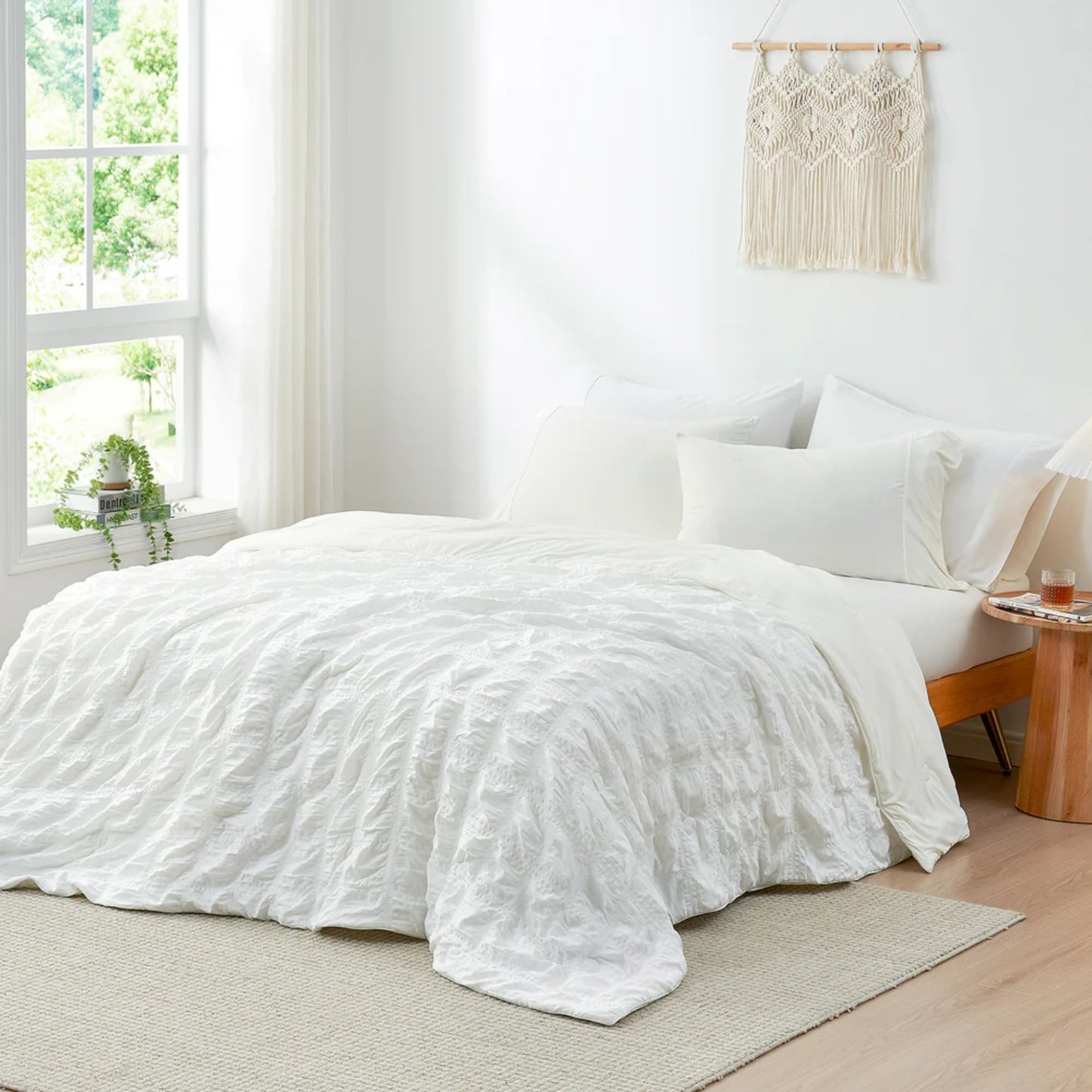 Seersucker Bubble Cooling Comforter-White