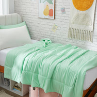 Dream Valley® Outlast® Deep Sleep Cooling Comforter